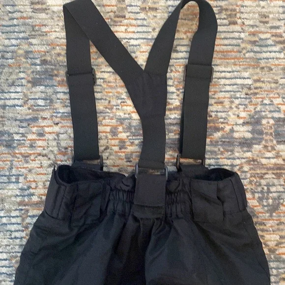 Burton Gloves, two extra gloves and Snow pants with removable suspenders - Picture 10 of 10